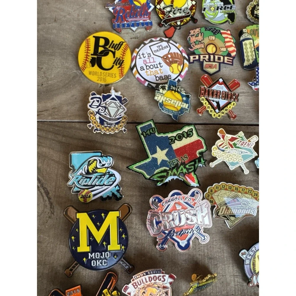 Lot of 64 Girls Fast Pitch Softball Team Trading Fastpitch Pinback Pins‎